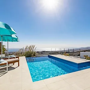 Villa Infinity: Panoramic Sea Views & Private Heated Pool, Tias