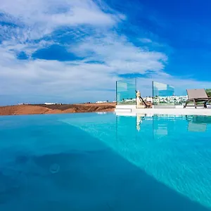 Villa Pitaya, Tias
