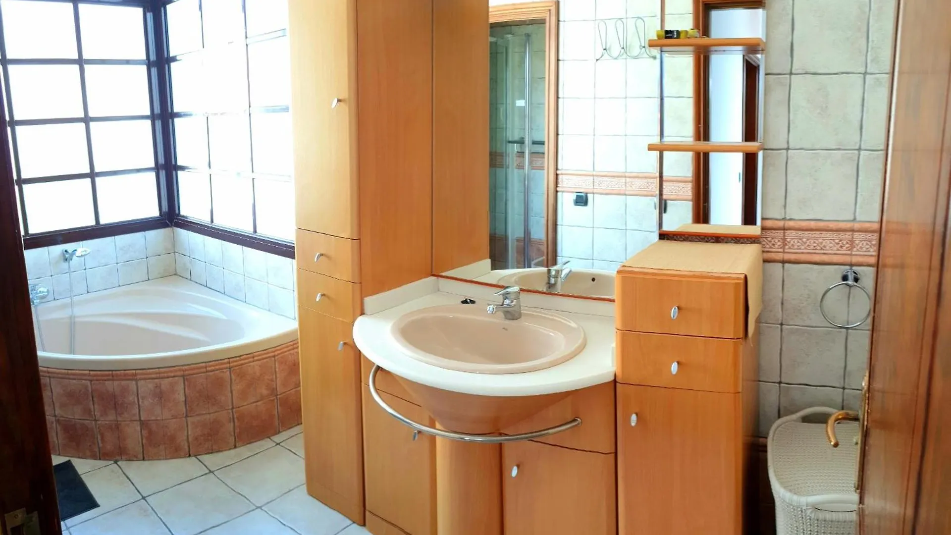 Villa Vista Mar I, Meerblick, 360 Qm, Heated Pool, Hot Tube, Roof Top Terrace, Gaming Room, Wifi Tias 0*,